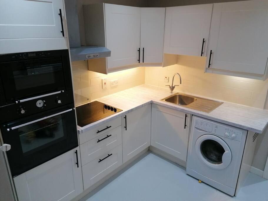Stunning 3 Bedroom Townhouse In The Heart Of City Belfast Extérieur photo