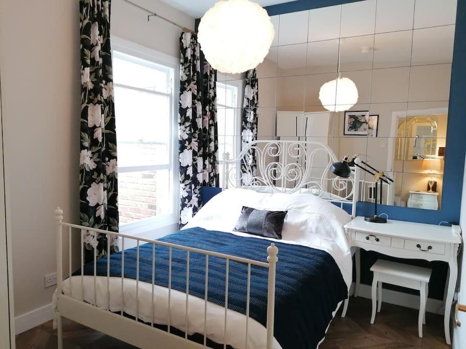 Stunning 3 Bedroom Townhouse In The Heart Of City Belfast Extérieur photo